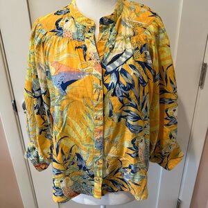 Maeve Size XS yellow tropical print cotton blouse. Front and cuff buttons
